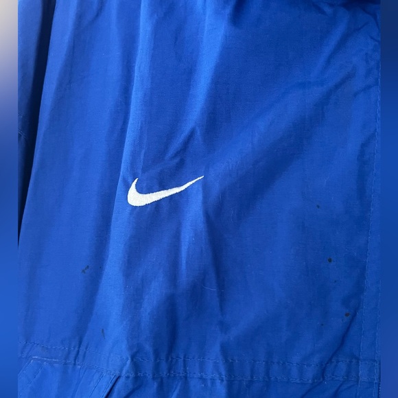 Nike Toronto Maple Leafs Windbreaker Jacket - Men’s Size XL - Picture 5 of 9